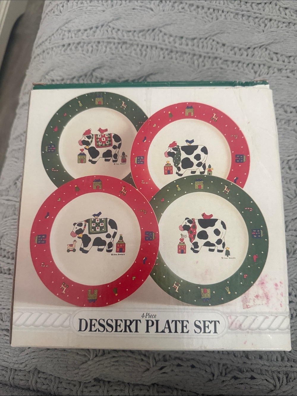 Festive Cow Dessert Plate Set - Red & Green